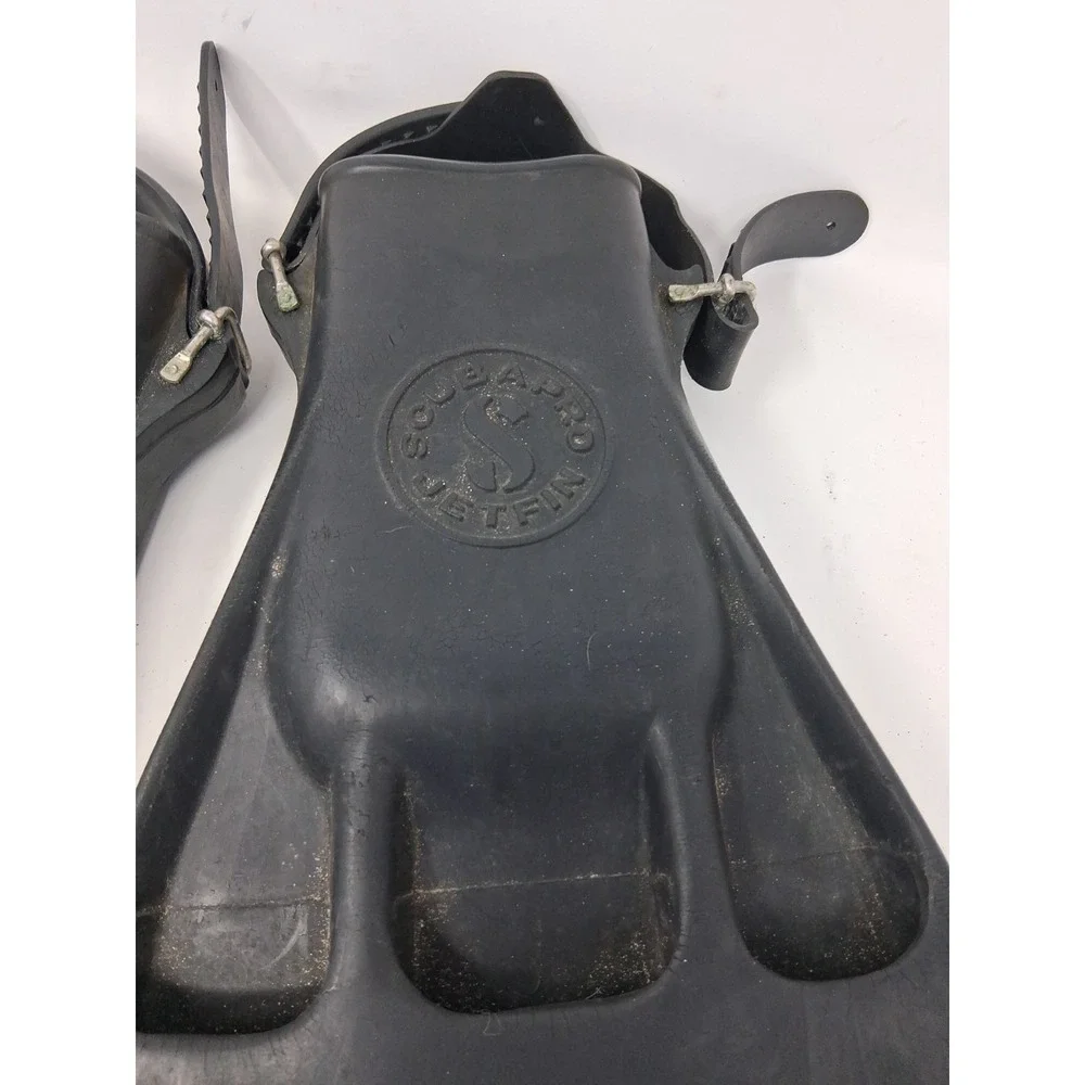 SCUBAPRO Jet Fin Vented Design Made in the USA Black Rubber Diving Fins Medium